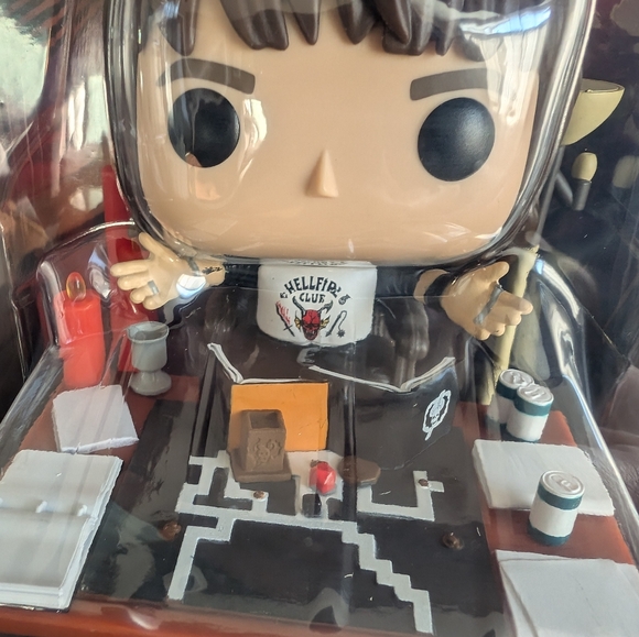 Funko POP! Deluxe Stranger Things Campaign Eddie Vinyl Figure Target Exclusive - Picture 4 of 6